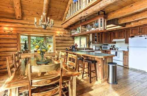 McCloud Cottage | 13 Mi to Mt Shasta: Log Home on 60 Acres!