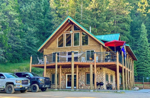 McCloud Cottage | 13 Mi to Mt Shasta: Log Home on 60 Acres!