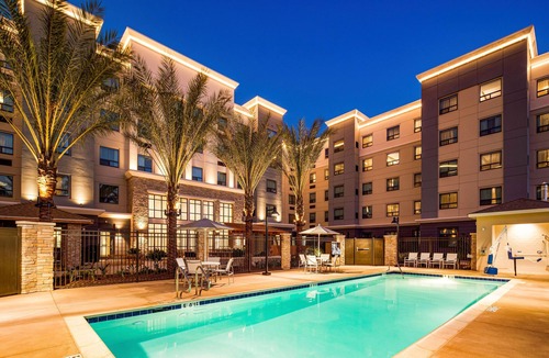 Irvine Business Complex Apartment | 1BR Suite w/Views | Full Kitchen & Free Breakfast
