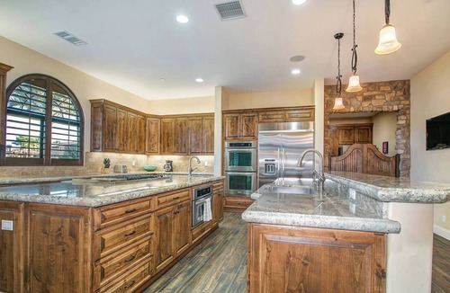 Bermuda Dunes House | 2 Acre 10,000sqft+ Estate Pool, Tennis, Golf, Pickleball, Yoga & EVENTS-DEALS!