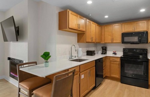 Oceanside Condo | 2 Bedroom 2 Bath Condo in Oceanside Within Walking Distance to Ocean and Dining