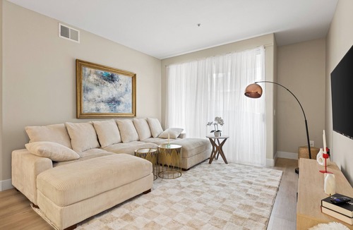 Marina del Rey Apartment | 2-bedroom apartment in lovely Marina del Rey with gym,pool! Free parking!