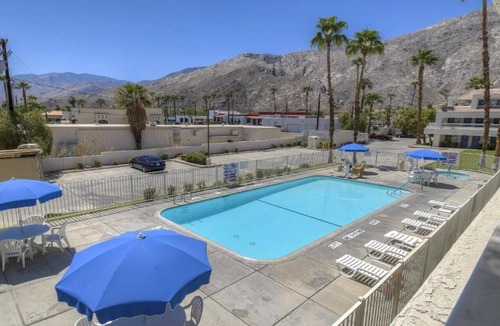 Warm Sands Apartment | 2 Full Beds|Premium,Mini Fridge