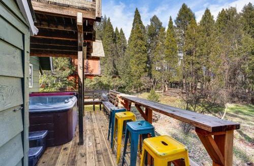 Trinity Center House | 2 Mi to Trinity Lake: Forest-View Gem w/Hot Tub!