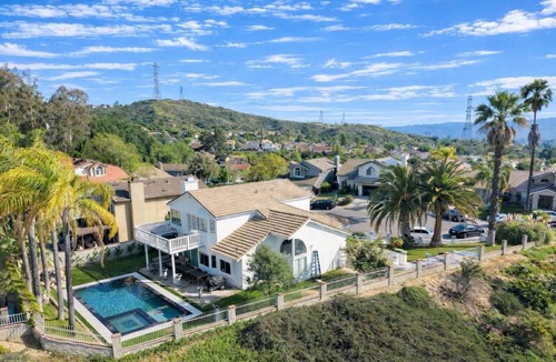 Santa Clarita House | 200 - Zero Edge Pool/Spa | Magic Mtn | World Cup