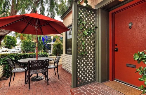 Balboa Island House | 201 Ruby | Affordable Quaint Cottage Balboa Island