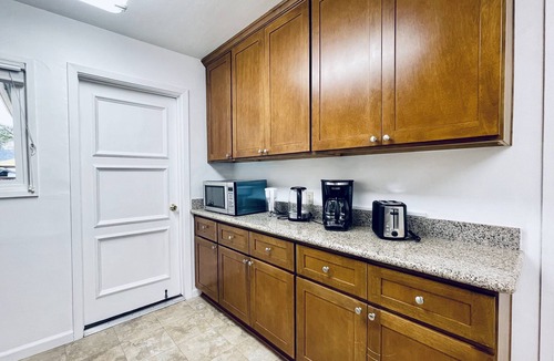 North Central House | 205 Central Cozy 3B1b home in San Mateo/garage parking