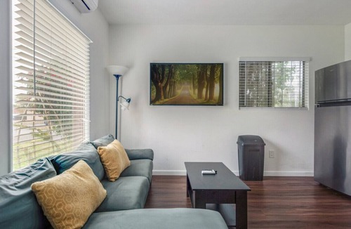 San Bernardino Apartment | 2BDRM ADU | 4min2Hospital | Close To Freeway