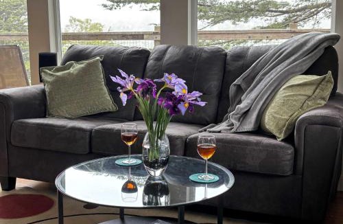 Occidental House | 2BR Estuary Views with Spa and Easy Ocean and River Access