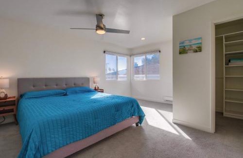 Village of La Jolla House | 2nd floor A-C steps to beach downtown La Jolla