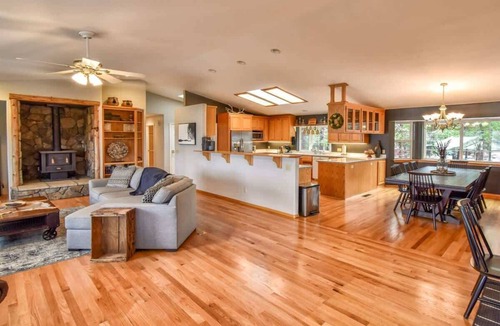 Twain Harte House | 3.3k Sqft, Arcade, Views, EV, Pinecrest & Dodge Ridge