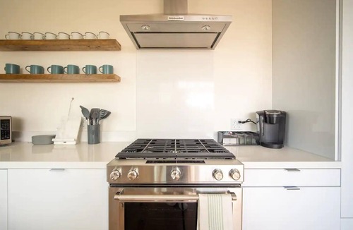 Carpinteria Apartment | 3-bedroom King size new build apartment in charming Carpinteria with WiFi, AC.