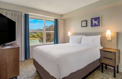 Oyster Point Hotel | 3 Convenient Units | Indulge in Home-Like Comfort! Near Conservatory of Flowers