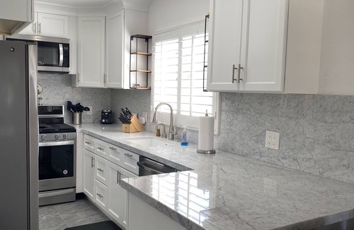 Balboa Island Apartment | 3 Properties From the Beach