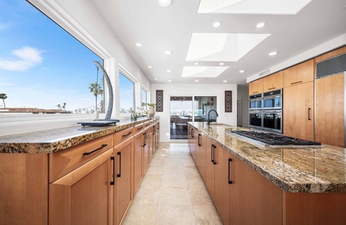 Peninsula House | 3 Story Single Family Home with Sauna, AC, and Private Gated Parking