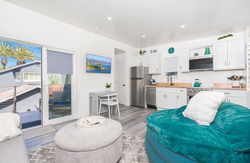 West Newport House | 30+ Night | Stylish Studio w/Sun Deck | Private Yet Central to the Newport Favorites!