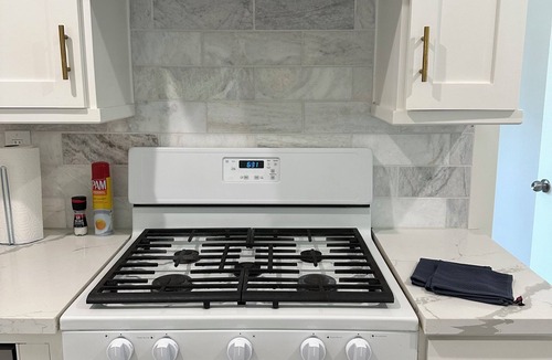 Riverside House | 3B2B Luxury Riverside Retreat - Near UCR, CUS, Downtown, Historic Park & More