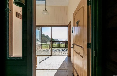 Gualala House | 3BR/1.4 BA Oceanfront Beach house in Gualala with private access to beach