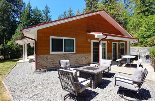 Hiouchi Cabin | 4 bedroom Vacation Rental in the Redwood Forest!