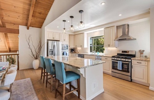 Del Monte Forest House | 4067 The Driftwood Daydream - Walk to the Beach!