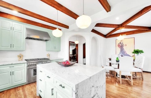 North Arroyo House | 5-Min Walk To Rose Bowl - Luxe Estate!