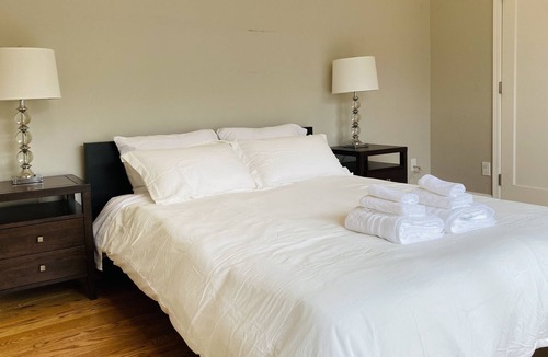 San Bruno House | 5 mins to SFO, 4BR/3BA Home, Laundry/Yard & Deck
