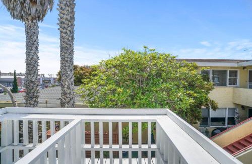 Pacific Beach Apartment | 500 ft to Ocean Relaxing stay Parking WiFi 838