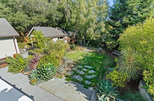 Eastside Santa Cruz Cottage | 5BR Santa Cruz Beach House — Steps to Twin Lakes Beach - Deck & Yard - Sleeps 12