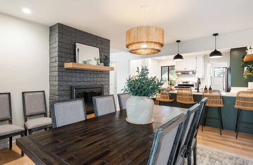 Healdsburg House | 6Beds 3Bath - Pool, Hot Tub, Pets Welcome, Fire Pit- 1mi to Downtown