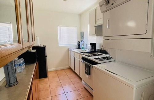 Central San Pedro Apartment | 754A Cozy Cottage 1 Bed w/Laundry - All Inclusive Coastal Town of San Pedro CA