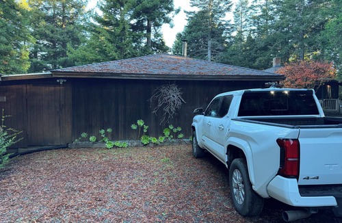 Fort Bragg House | A 2-bed house in peaceful Ft Bragg perfect for relaxing getaway in the redwoods.