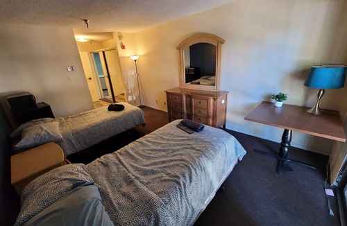 Beverly Hills Hotel | (A07) LA Spacious Double Bed Suite