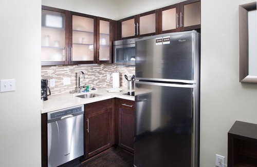 Folsom Apartment | Accessible King Studio Suite, Folsom, CA