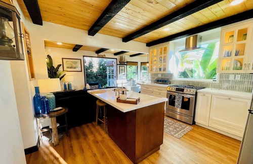 Naples House | Across from Beach w/Bikes, Paddleboards & Kayak: By Way of the Sea