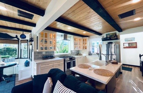 Naples House | Across from Beach w/Bikes, Paddleboards & Kayak: By Way of the Sea
