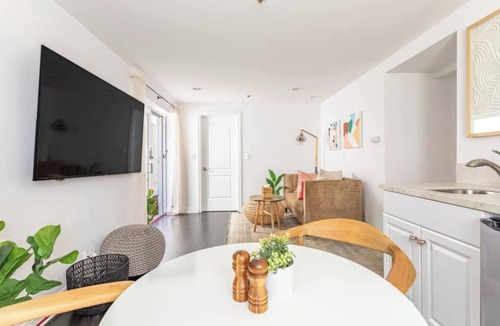 The Strand House | Adorable 1 bedroom suite in El Porto - new listing!