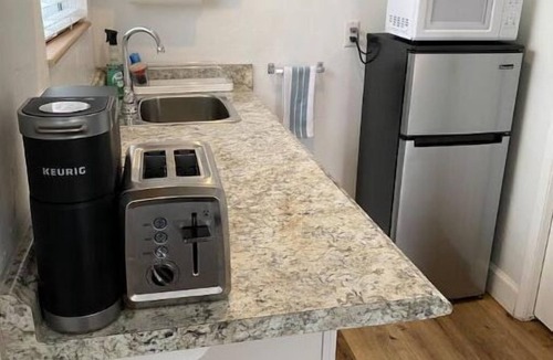 La Jolla Mesa Apartment | Adorable Private Studio- Walk To Beach and Brunch!