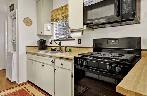 Sugarloaf Cottage | Adorable Sugarloaf Mountain Getaway in Big Bear