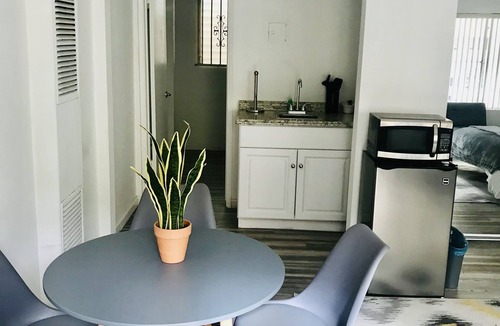 Sawtelle Apartment | Affordable studio in West LA, SM Beach, UCLA, SMC