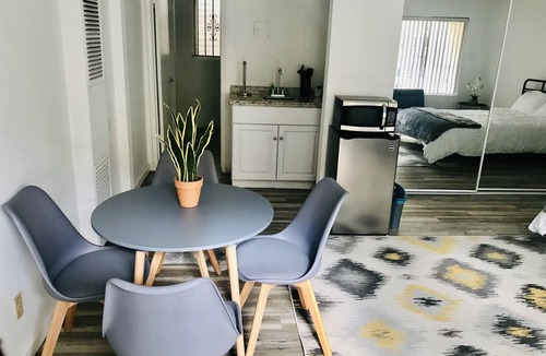 Sawtelle Apartment | Affordable studio in West LA, SM Beach, UCLA, SMC