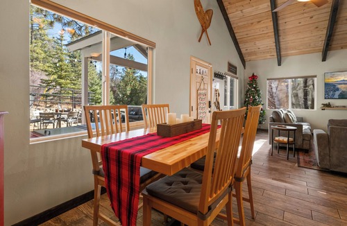Upper Moonridge Cabin | Alpine Retreat