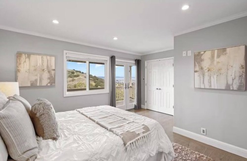 Belmont House | Amazing 4-bedroom 3Bath house with AC in charming Belmont