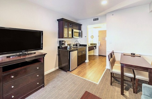 Anaheim Resort Resort | Anaheim | Couples Magic Getaway | Pool + Hot Tub