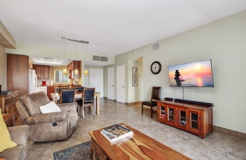 Baristo Apartment | -> April & May 2026 specials! <- DT Palm Springs Condo 2 Owls