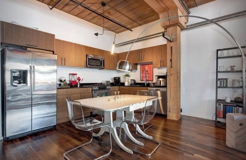 Arts District Apartment | Arts District Pro Stay: Work. Unwind. Rooftop with pool, spa and gym. Parking