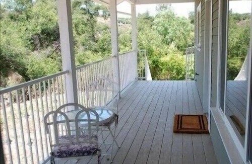 Ramona House | Artsy Custom Home. Central to San Diego Beaches; Mts; Desert