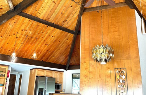 Auburn House | August specials Private Riverfront Retreat Hot Tub Near Wineries & Trails