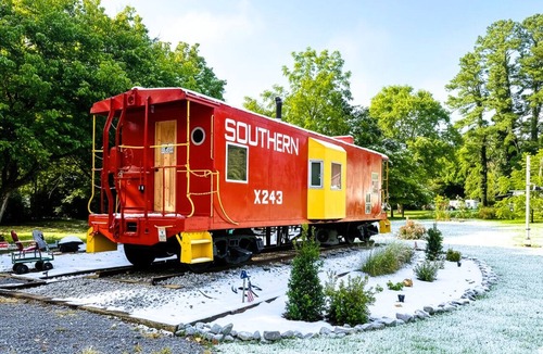 Valley Head Cabin | Authentic Train Caboose! 5 min to Desoto Falls, Park, Mentone & LT River Canyon