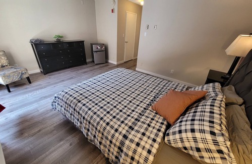 Beverly Hills Hotel | (B1820) 2 Bedroom Studio Apartments