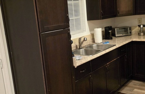 North Hollywood House | Back House 2-bedroom in Quiet NOHO District